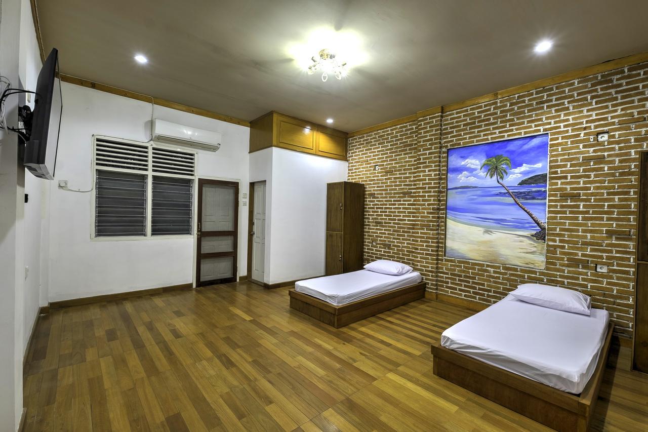 Riverside Hostel Padang ภายนอก รูปภาพ