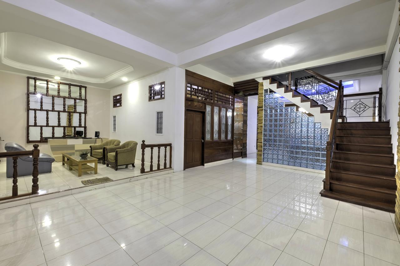 Riverside Hostel Padang ภายนอก รูปภาพ
