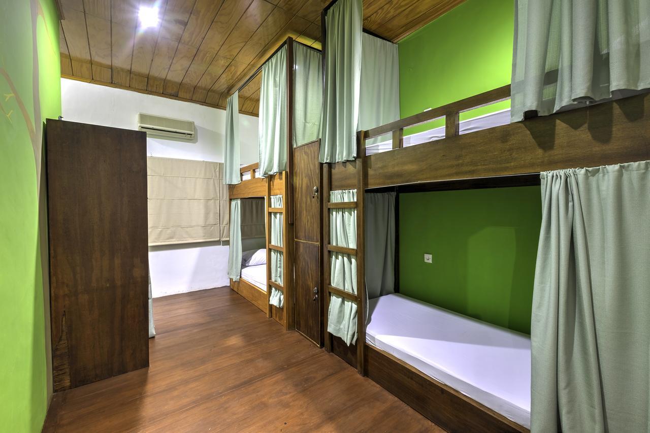 Riverside Hostel Padang ภายนอก รูปภาพ